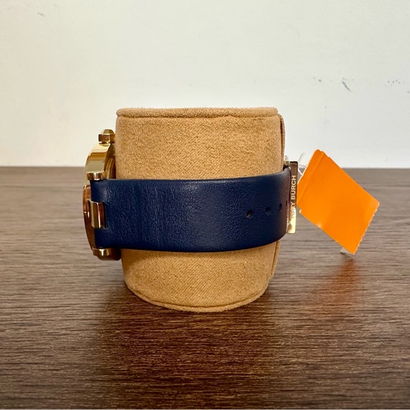 New Tory Burch Women's Classic T Navy Leather Strap Watch 36mm - Picture 4 of 12